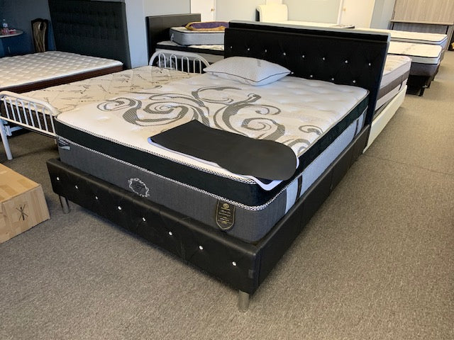 DOUBLE (FULL) SIZE- (4008 BLACK)- LEATHER- CRYSTAL TUFTED- BED FRAME- WITH SLATS