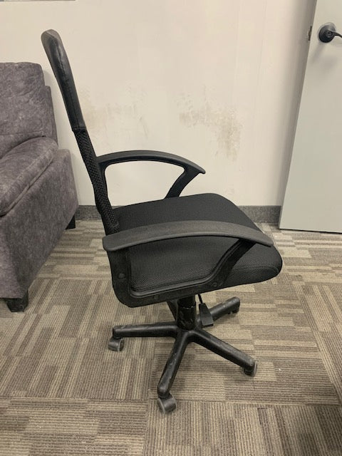 (8268 BLACK)- MESH FABRIC COMPUTER CHAIR- INVENTORY CLEARANCE