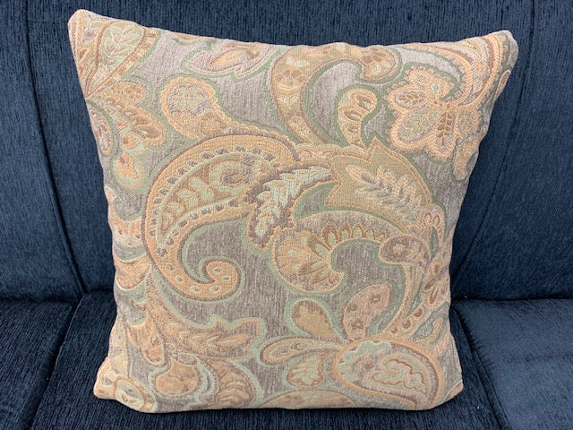 (1515 GREEN)- CANADIAN MADE- TOSS CUSHION