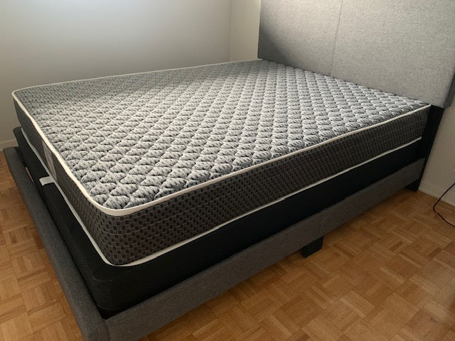 QUEEN SIZE- (ORTHOTONIC)- 8.5" THICK- QUILTED TOP - CANADIAN MADE SPRING MATTRESS