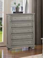 (CHARLEY GREY- 5)- WOOD CHEST