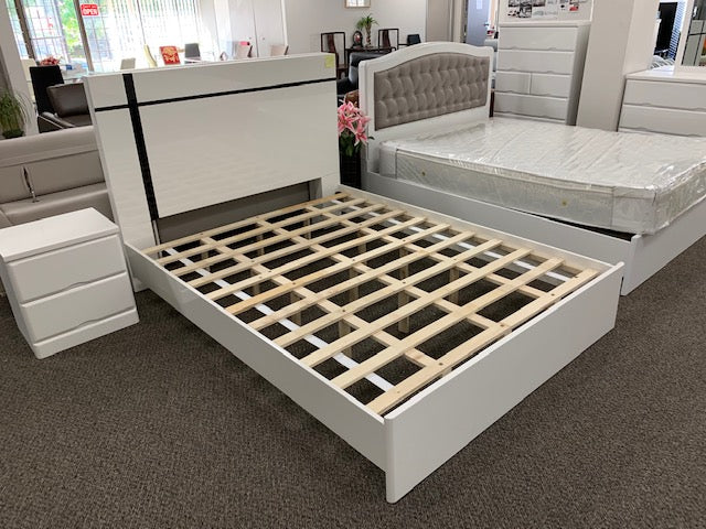 QUEEN SIZE- (STAR A WHITE) - WOOD- BED FRAME - WITH SLATS